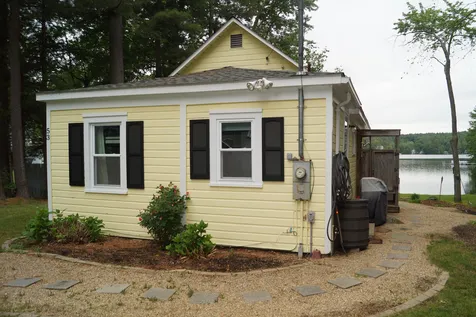 53 South Shore Road Pelham NH 03076