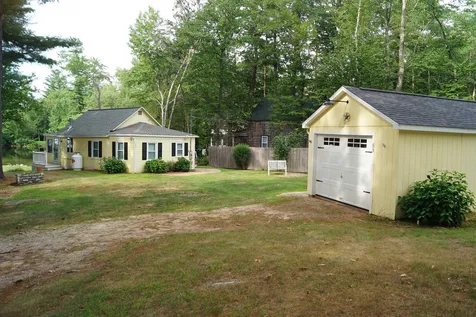 53 South Shore Road Pelham NH 03076