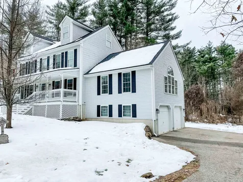 54 Lamprey Village Drive Epping NH 03042
