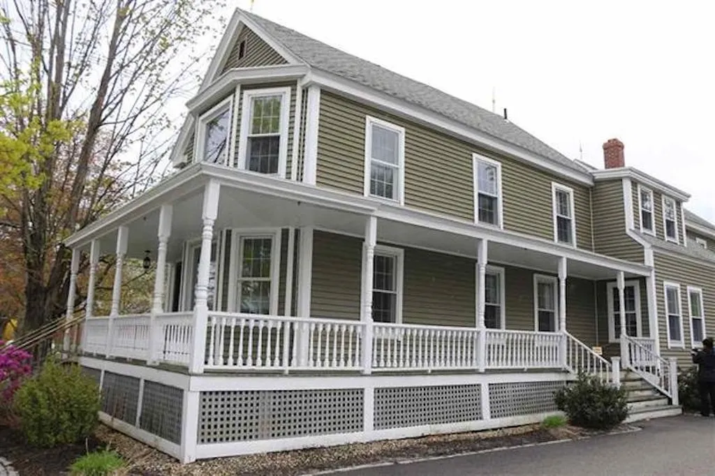 245 S Main Street Wolfeboro NH 03894