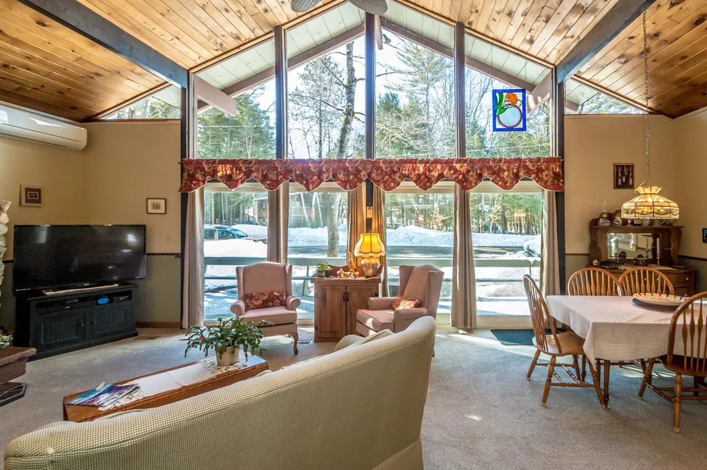 60 Pequawket Drive Conway NH 03818