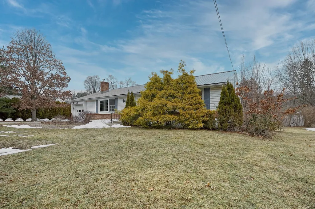 61 Post Road North Hampton NH 03862