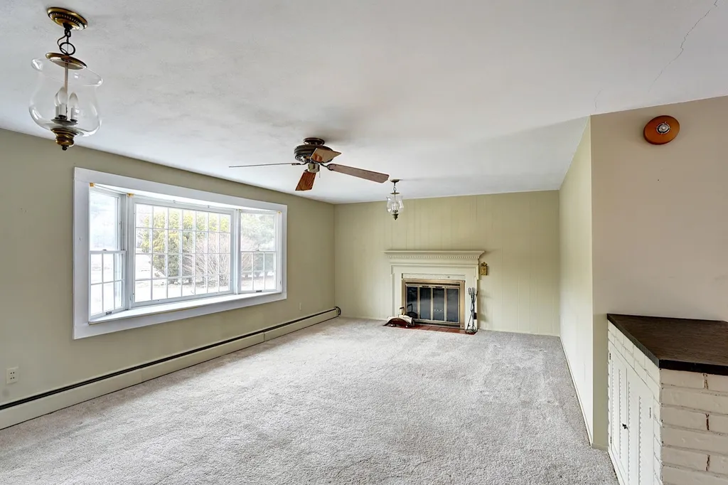 61 Post Road North Hampton NH 03862