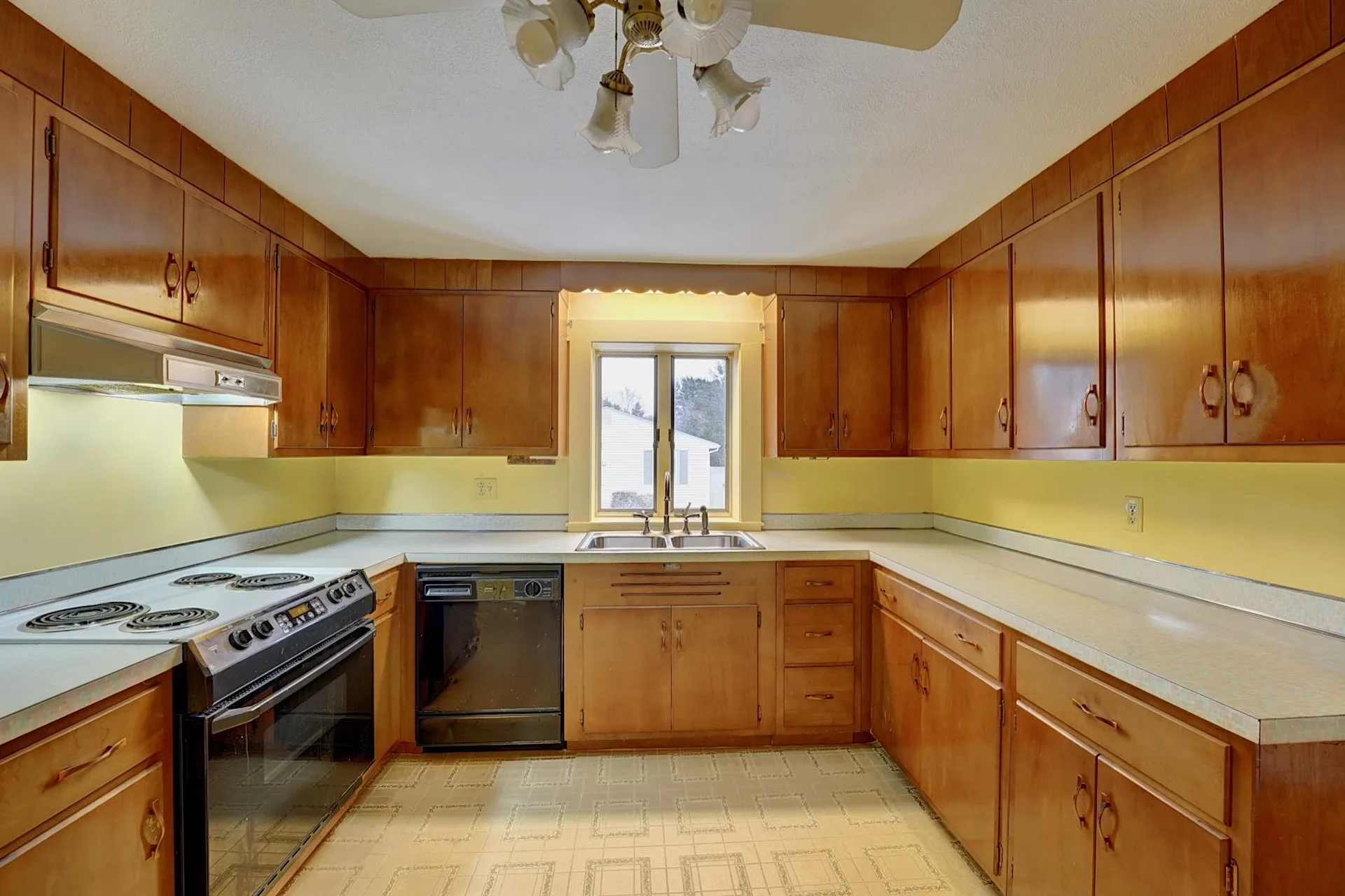 61 Post Road North Hampton NH 03862