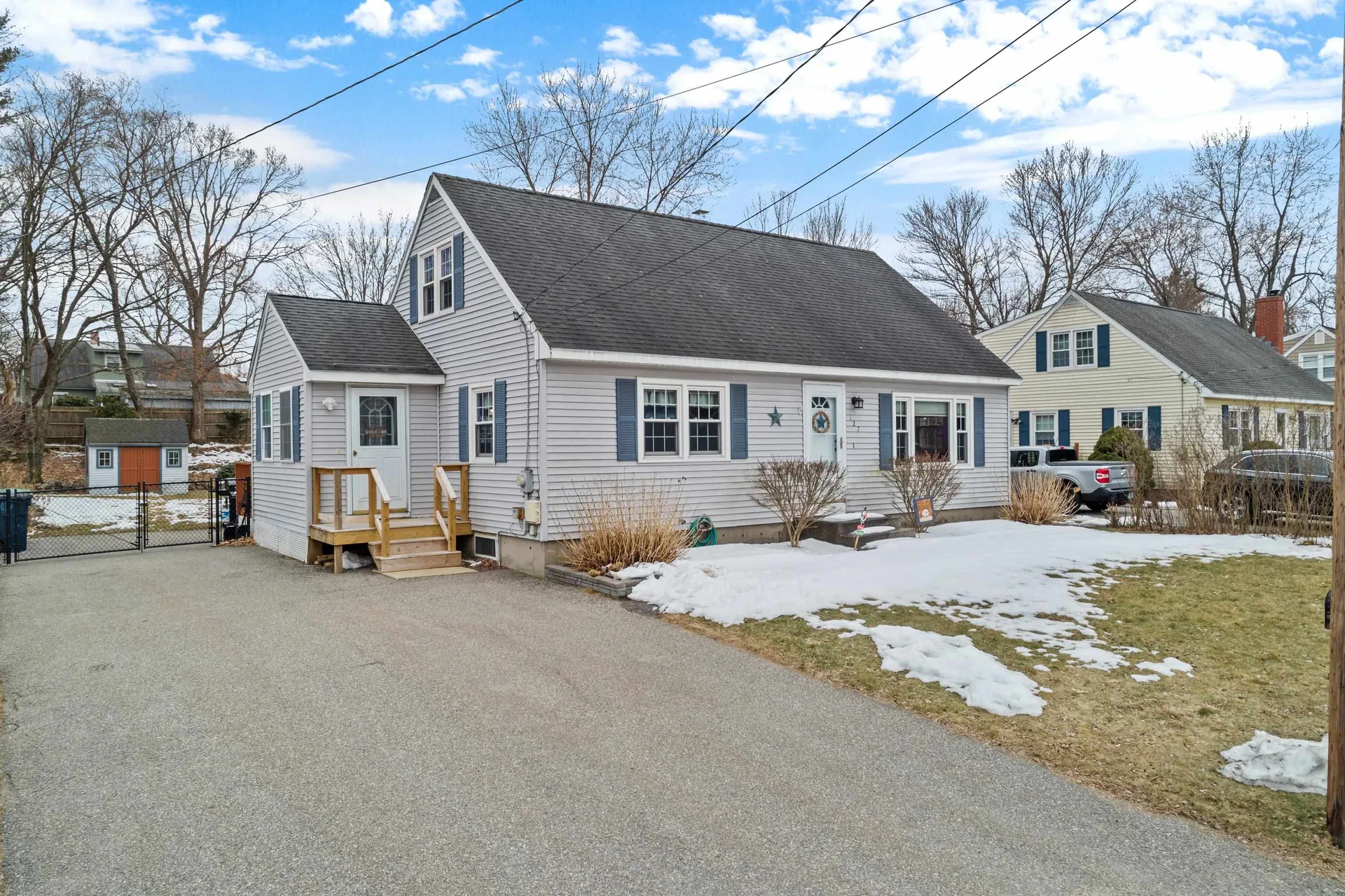 127 East Hobart Street Nashua NH 03060