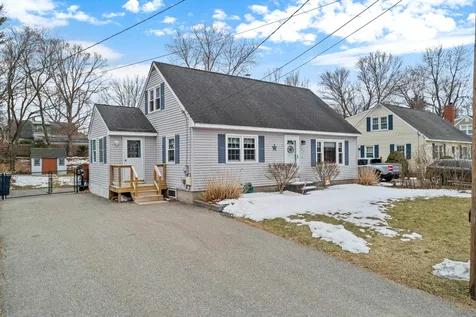 127 East Hobart Street Nashua NH 03060