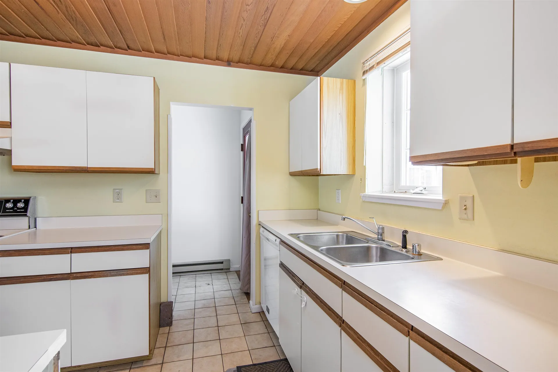 27 Conifer Court Burlington VT 05401