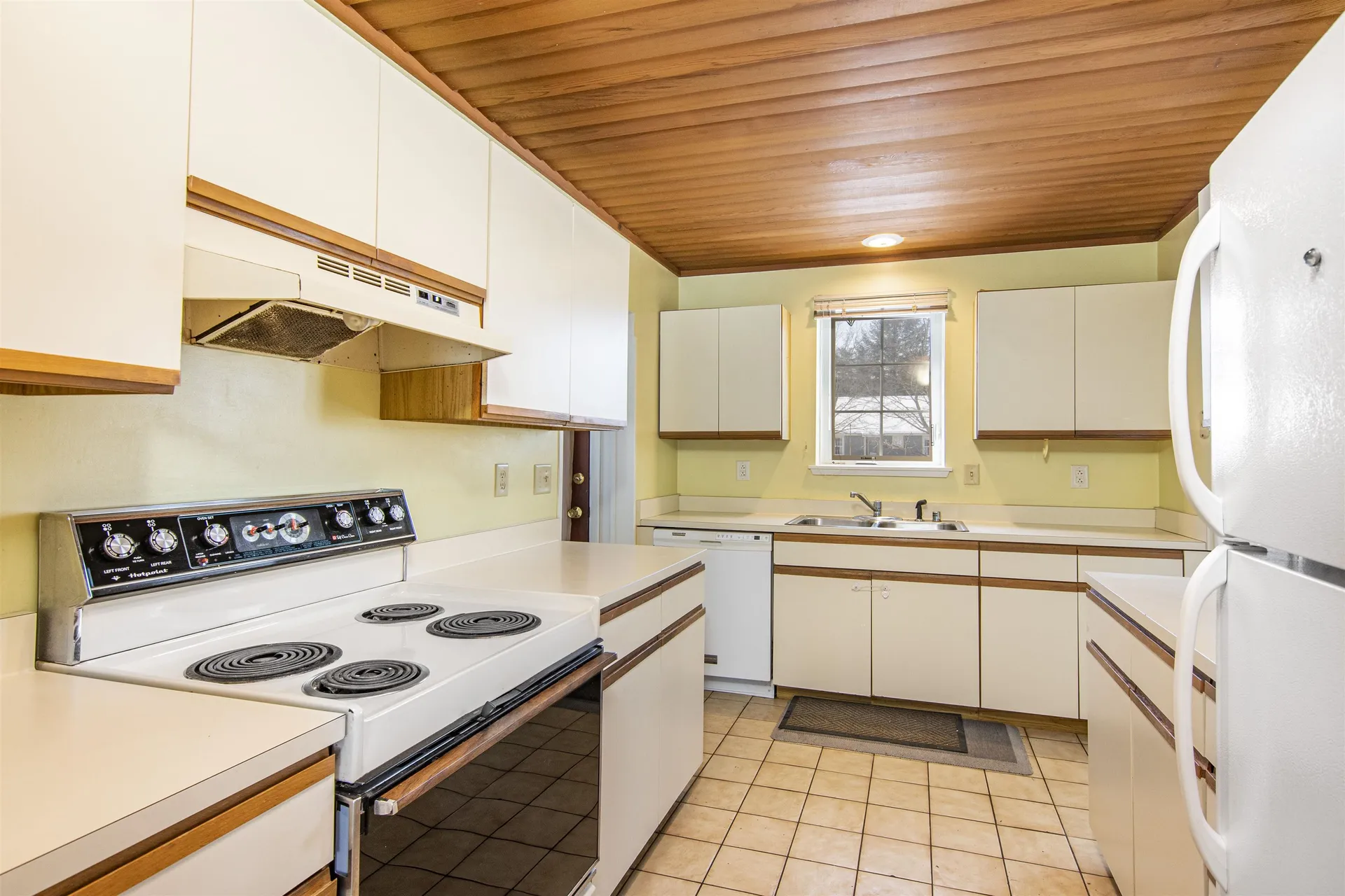 27 Conifer Court Burlington VT 05401