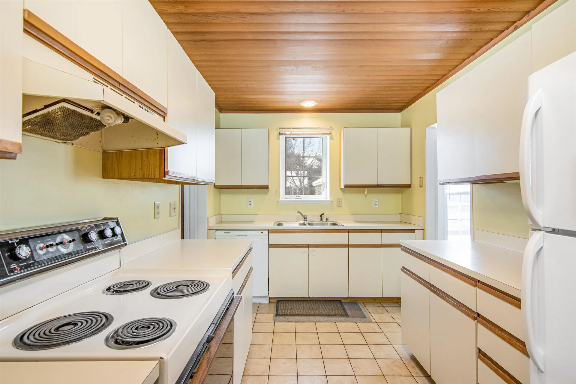 27 Conifer Court Burlington VT 05401
