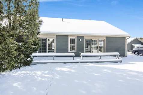27 Conifer Court Burlington VT 05401