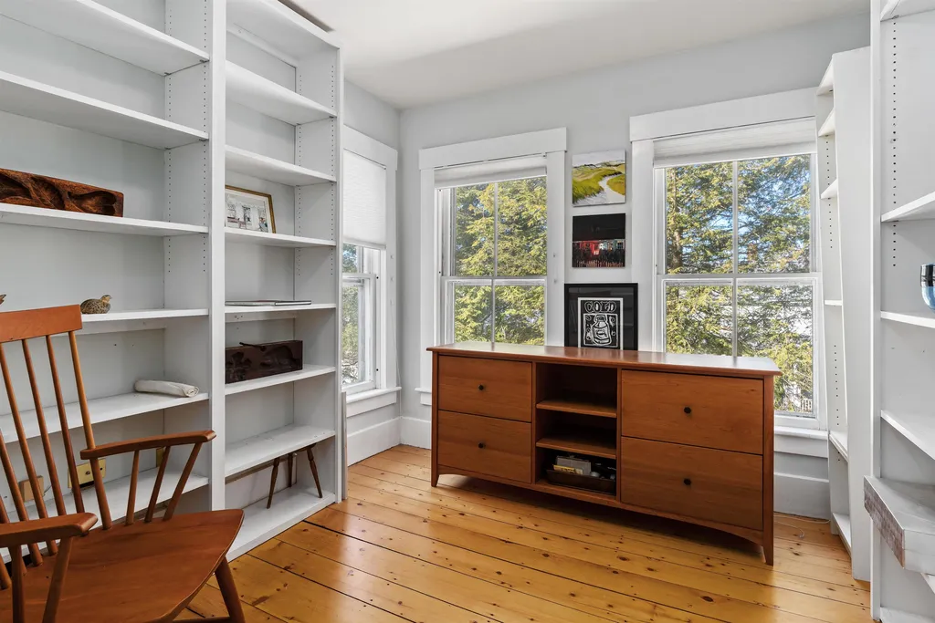 11 Pleasant Street Hanover NH 03755