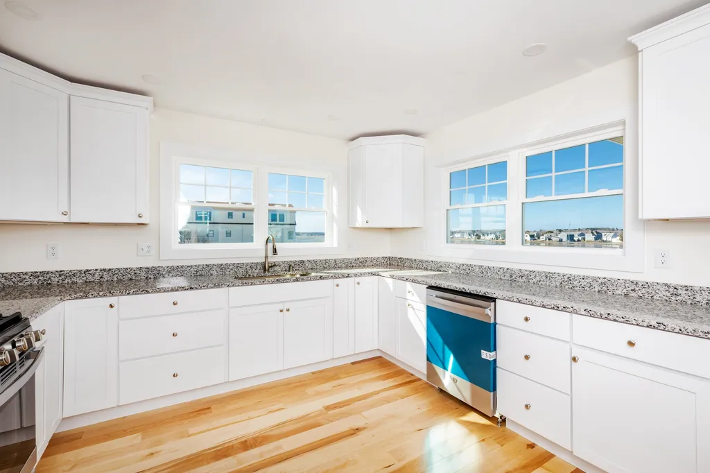 82 Island Path Hampton NH 03842