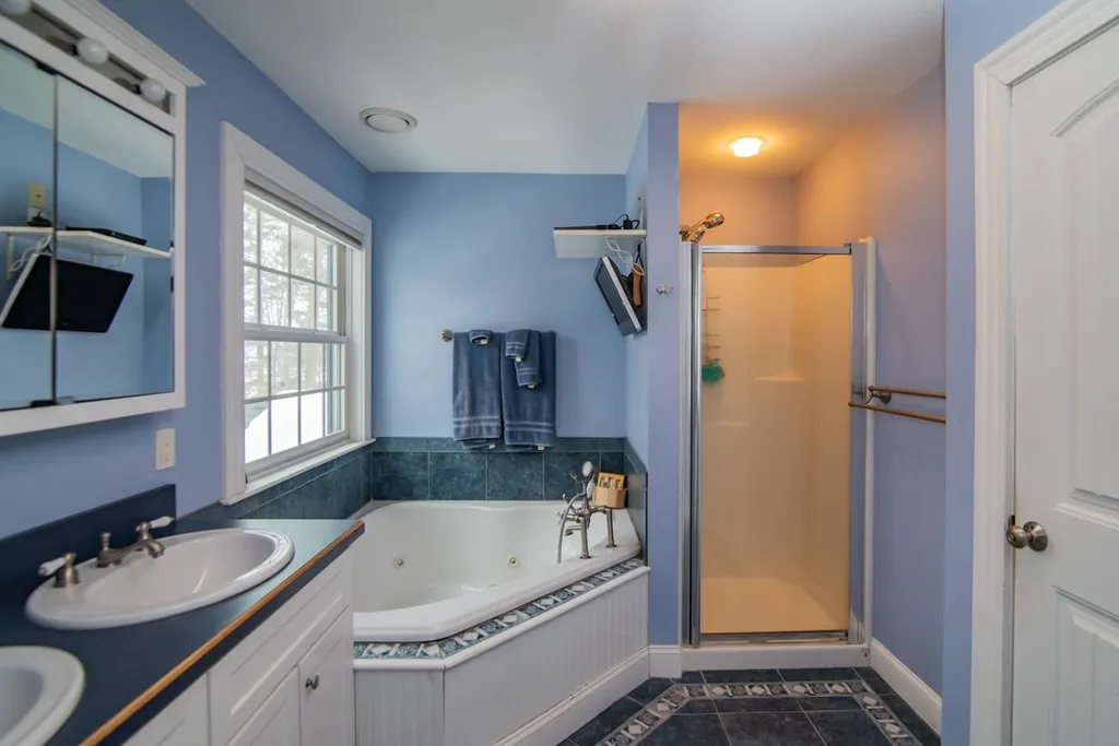 7 Acorn Drive Alton NH 03810