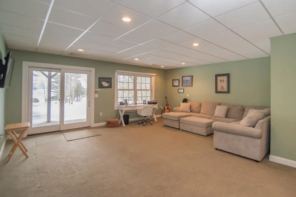 7 Acorn Drive Alton NH 03810