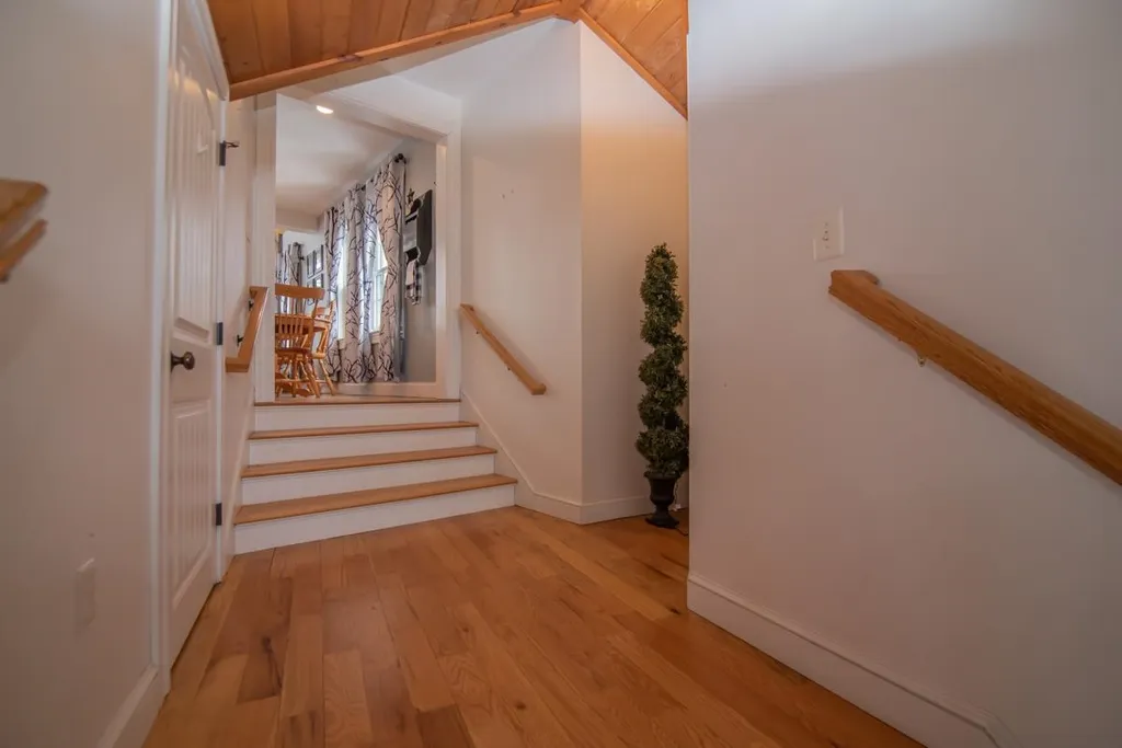 7 Acorn Drive Alton NH 03810