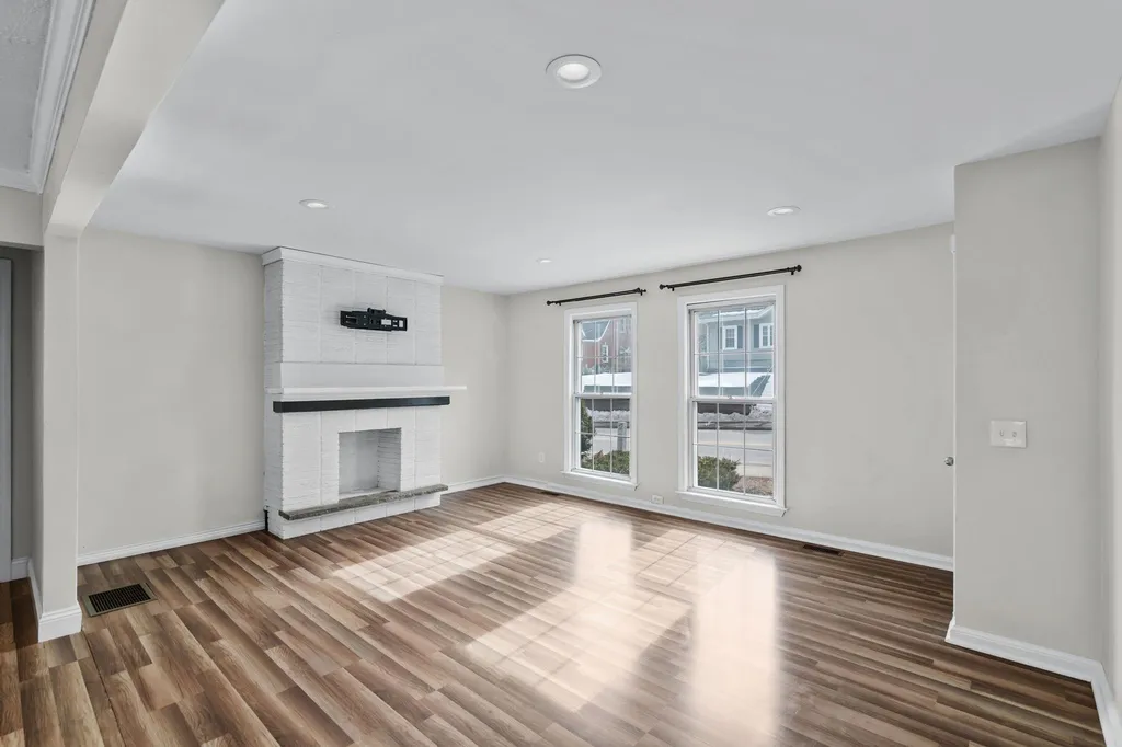 85 Mast Road Manchester NH 03102