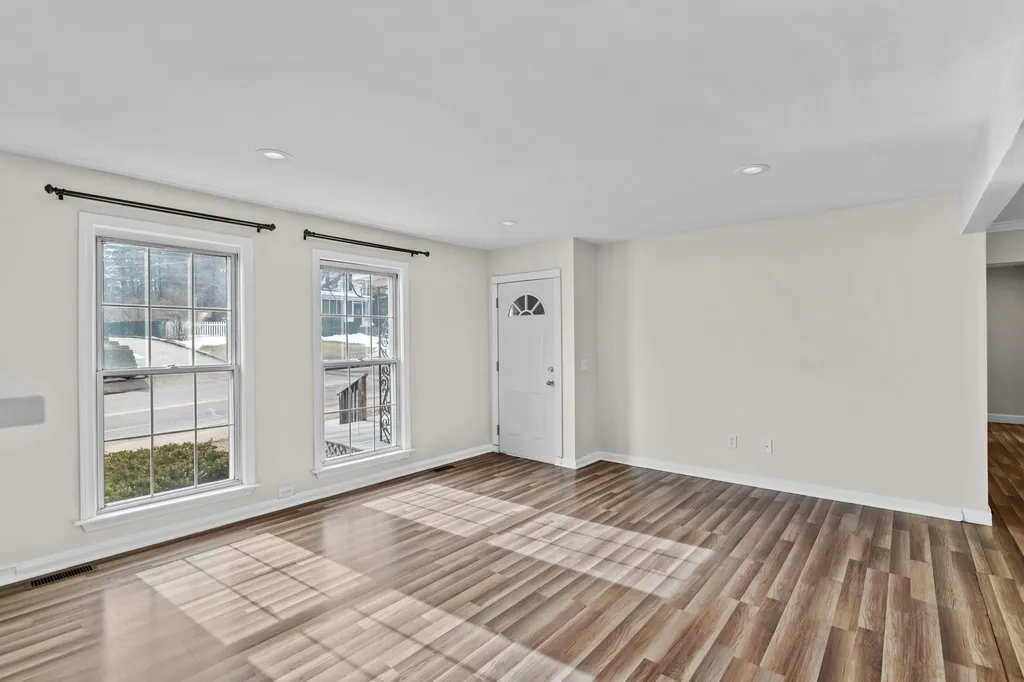 85 Mast Road Manchester NH 03102
