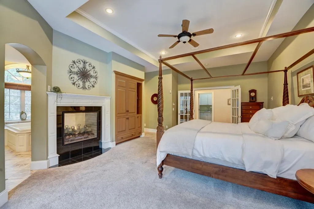 12 Whitehorse Drive Rye NH 03870