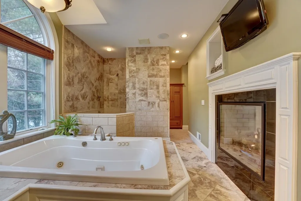 12 Whitehorse Drive Rye NH 03870