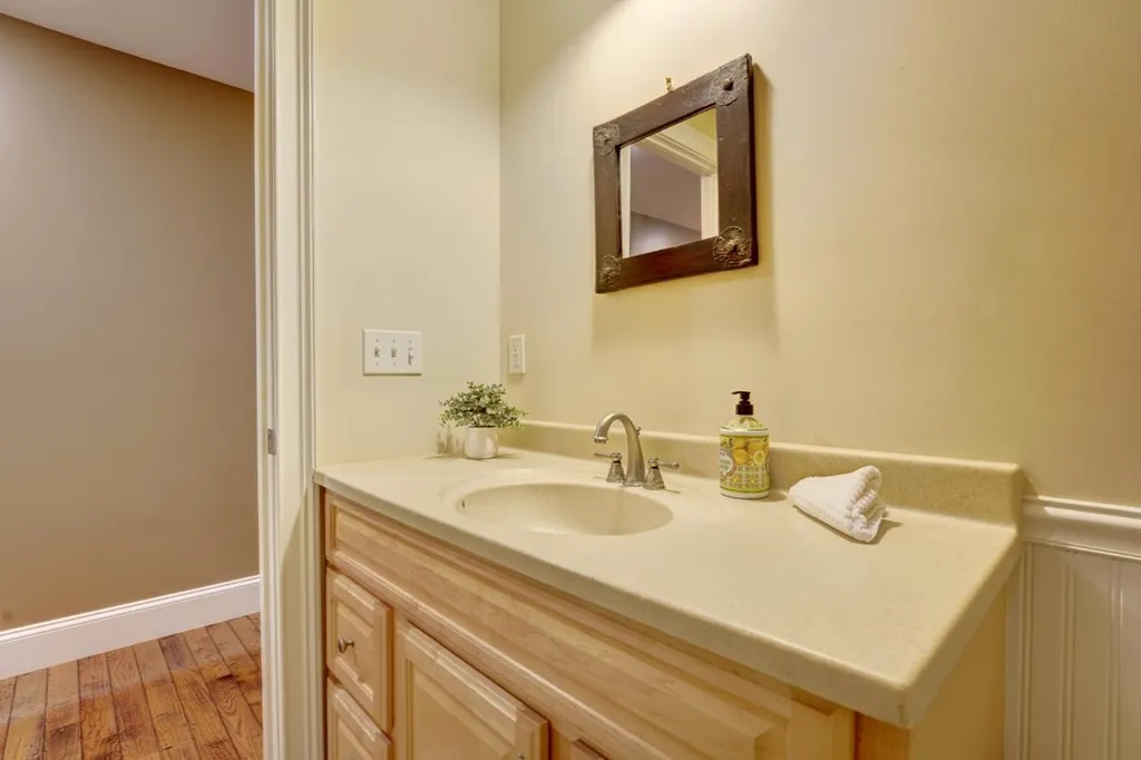 12 Whitehorse Drive Rye NH 03870