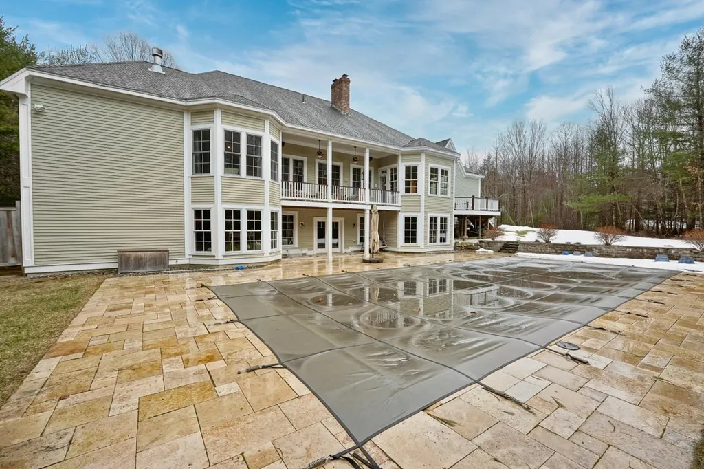 12 Whitehorse Drive Rye NH 03870