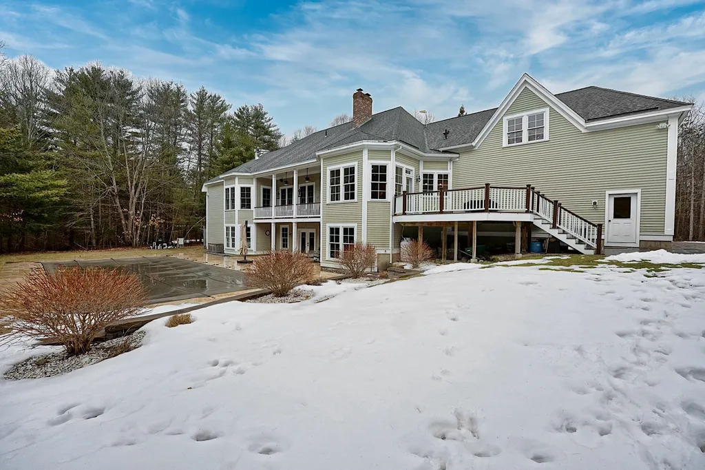 12 Whitehorse Drive Rye NH 03870