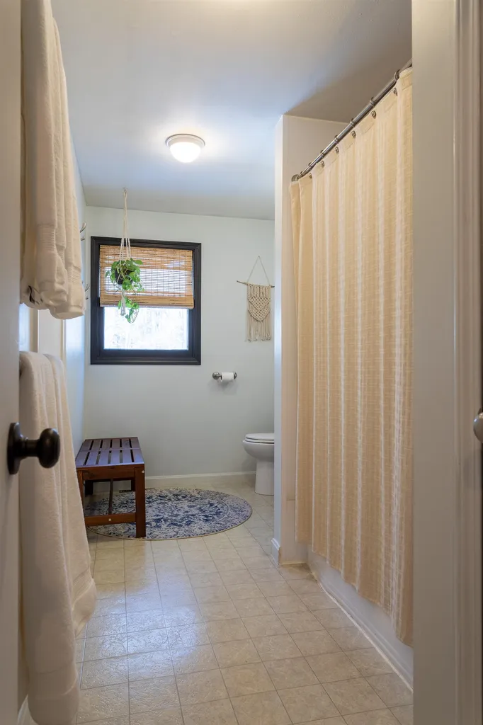 17 Tami Lane Epping NH 03042