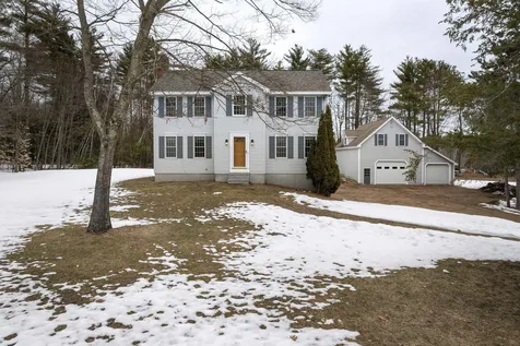39 Arabian Way Chester NH 03036