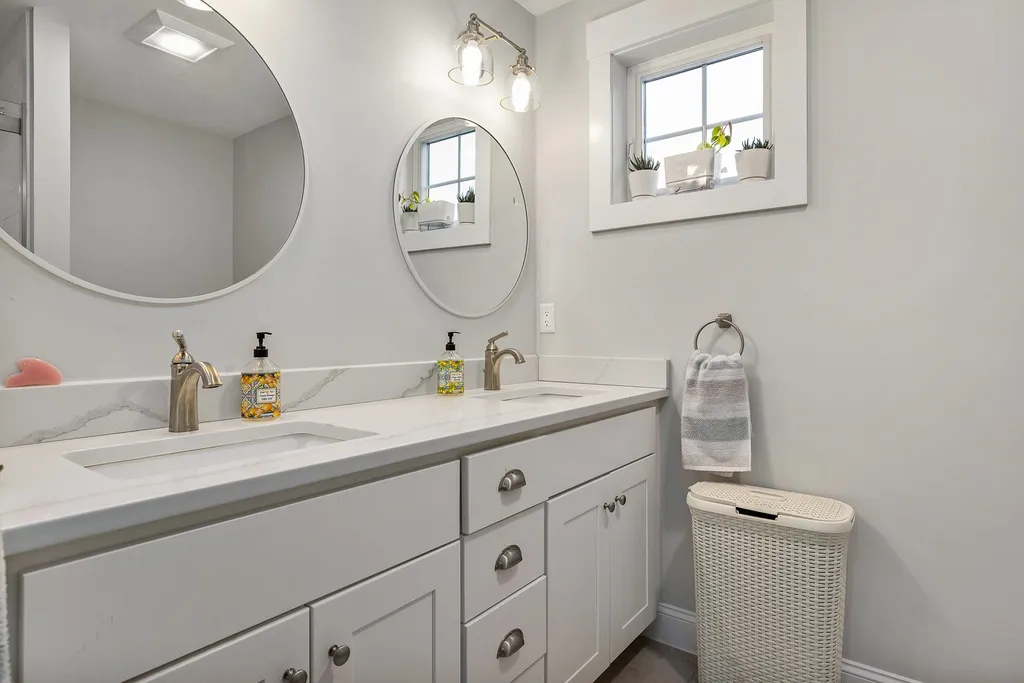 42 Rockingham Avenue Portsmouth NH 03801