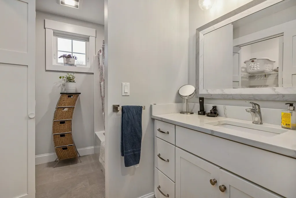 42 Rockingham Avenue Portsmouth NH 03801