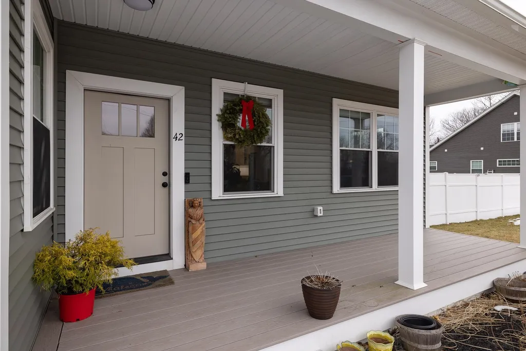 42 Rockingham Avenue Portsmouth NH 03801