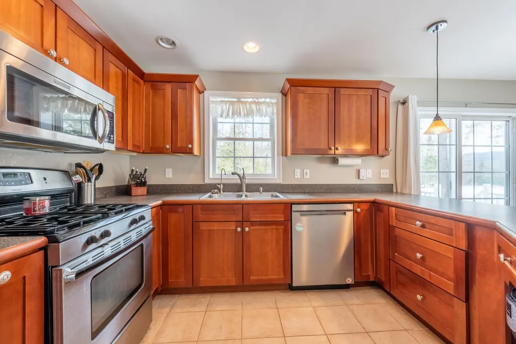 31 Maple View Drive Bradford NH 03221