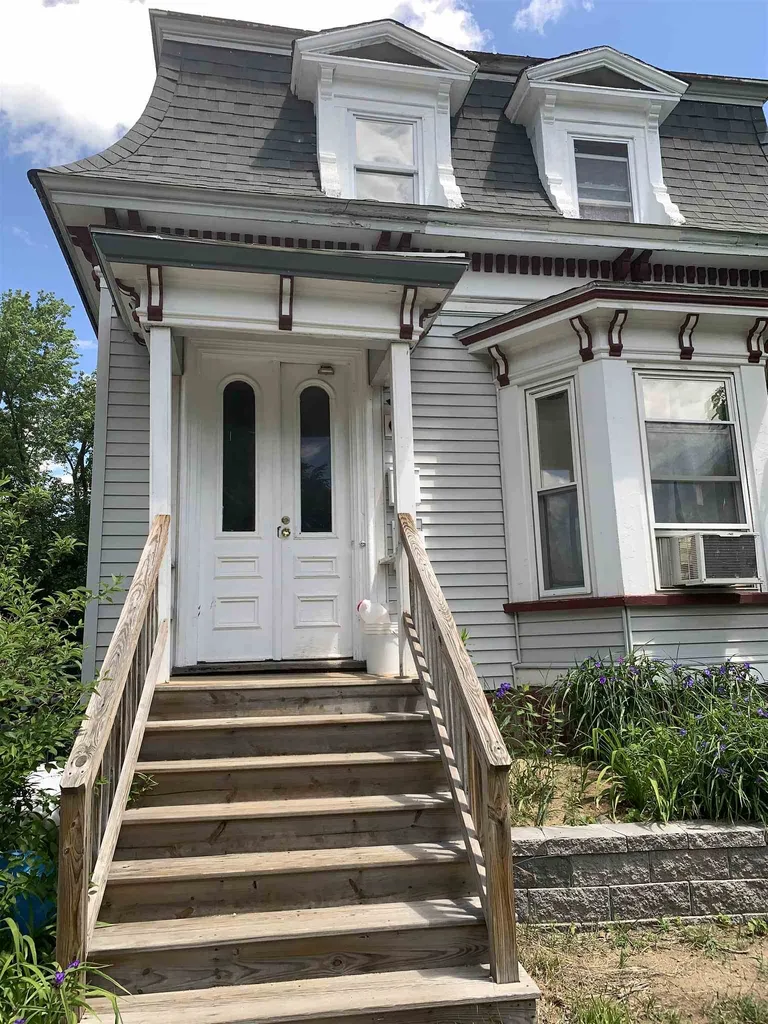 35 Grove Street Rochester NH 03868