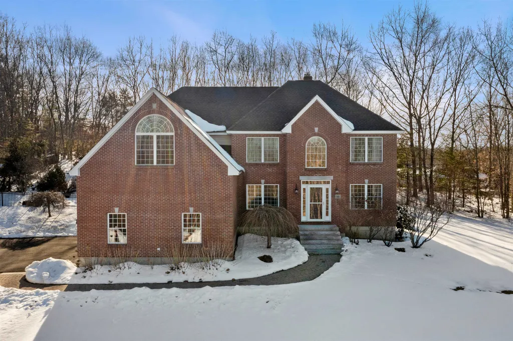 60 Camelot Drive Bedford NH 03110