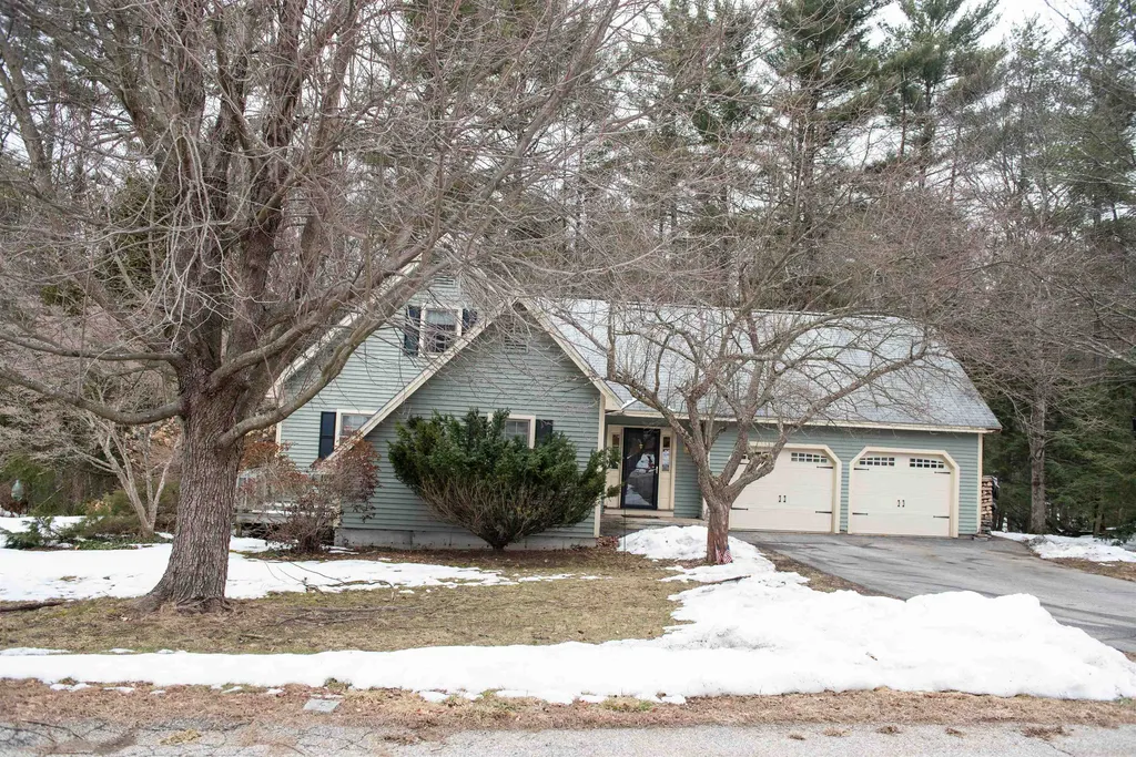 11 North Curtisville Road Concord NH 03301