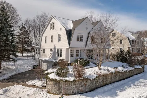 3 Squamscott Circle Exeter NH 03833