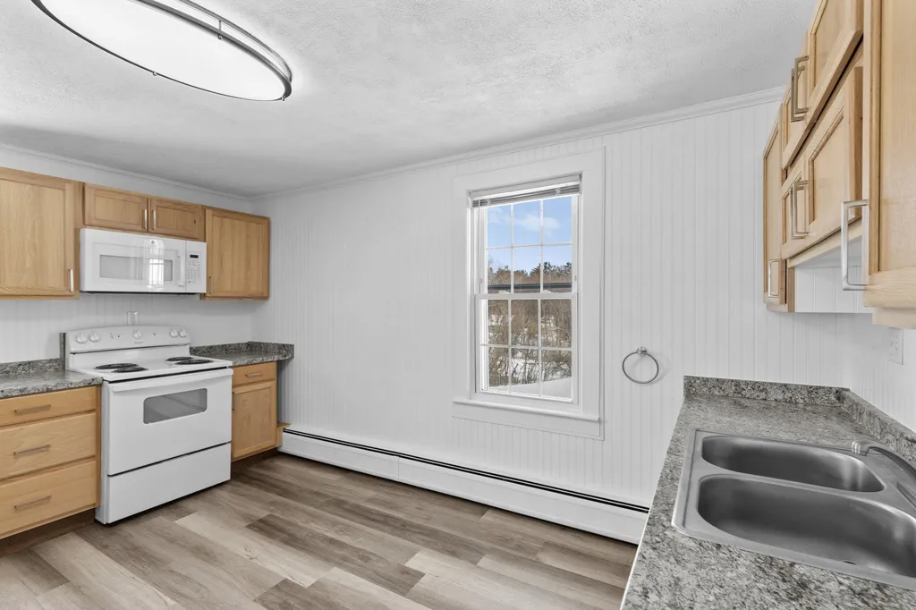 95 Tolend Road Dover NH 03820