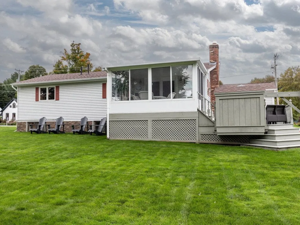 651 Falls Road Shelburne VT 05482