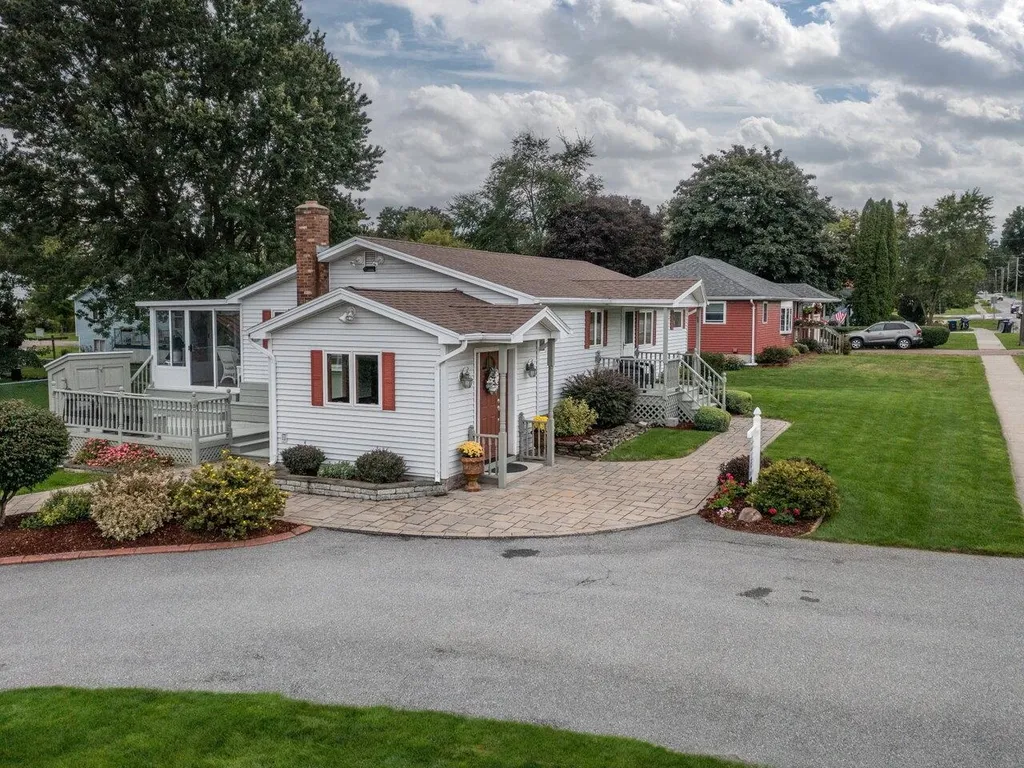 651 Falls Road Shelburne VT 05482