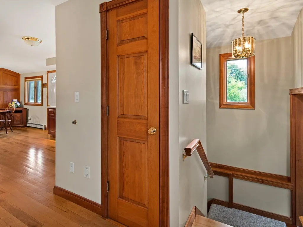 651 Falls Road Shelburne VT 05482