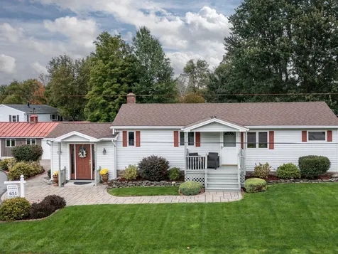 651 Falls Road Shelburne VT 05482