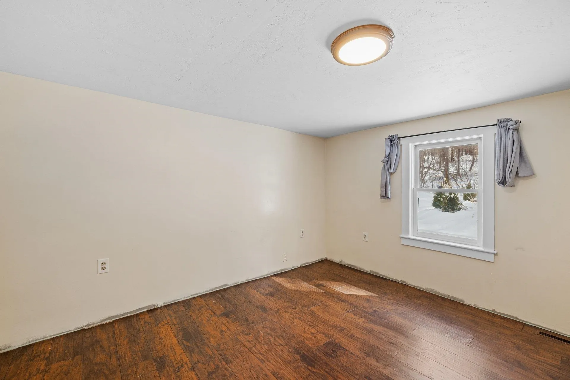 130 Thompson Street Ashland NH 03217