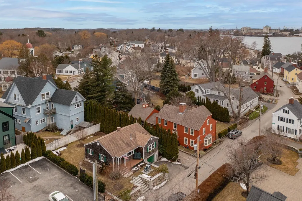 7 Piscataqua Street New Castle NH 03854