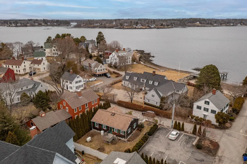 7 Piscataqua Street New Castle NH 03854
