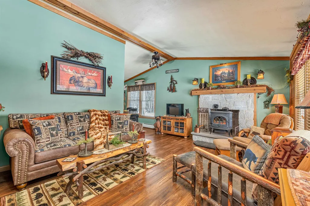 15 Friar Tuck Way Wolfeboro NH 03894