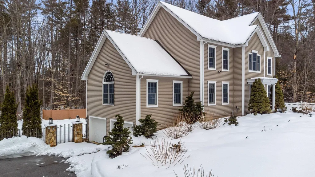 15 Arlington Drive Dover NH 03820