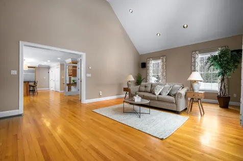 15 Arlington Drive Dover NH 03820
