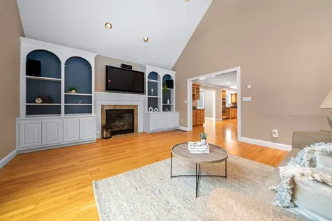 15 Arlington Drive Dover NH 03820
