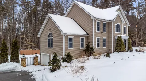 15 Arlington Drive Dover NH 03820
