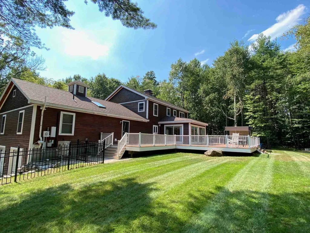 11 Sturrock Place Gilford NH 03249
